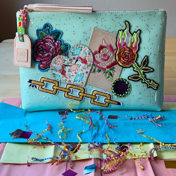 💐 CONSUELA MINTY LIMITED EDTION POUCH 💐 NWT 💐 - Picture 3 of 16